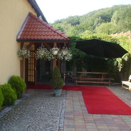 Zielone Wzgorze Hostel วาลบ์จิก ภายนอก รูปภาพ