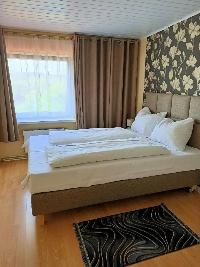 Zielone Wzgorze Hostel วาลบ์จิก ภายนอก รูปภาพ